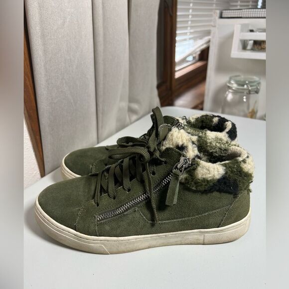 Steve Madden Kameo Green Suede Faux Fur Sneakers - Picture 2 of 6